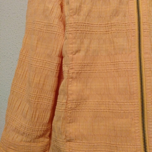 C J Banks Light Weight Drawstring Hood Jacket - Picture 2 of 6